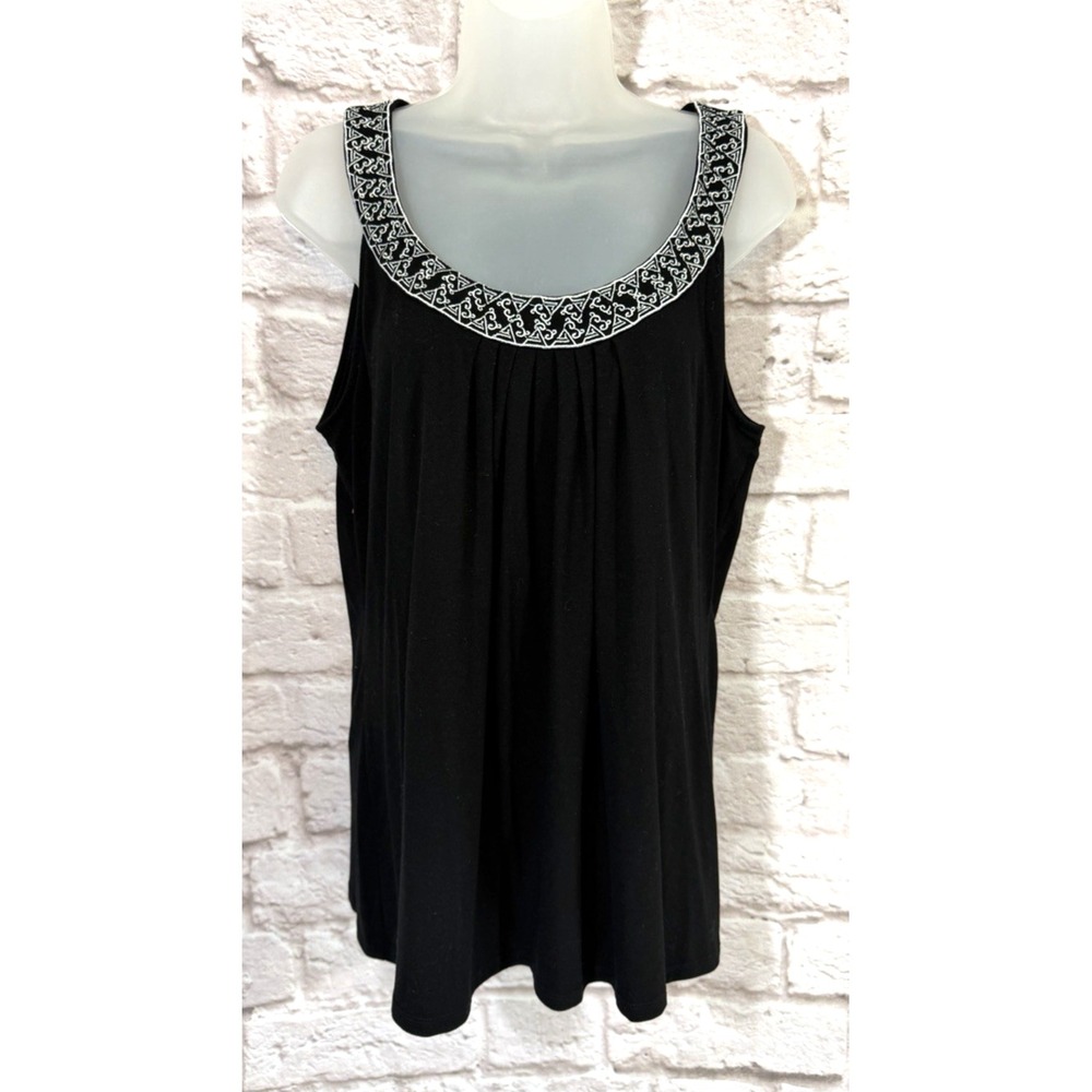 White House Black Market Tank Top L Black Sleeveless Embroidered Scoop Neck